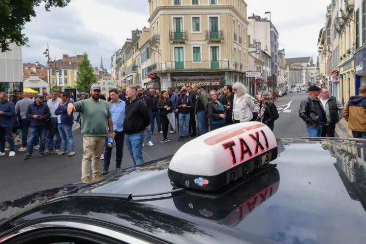 Taxis vs transport sanitaire : tensions autour de la nouvelle tarification