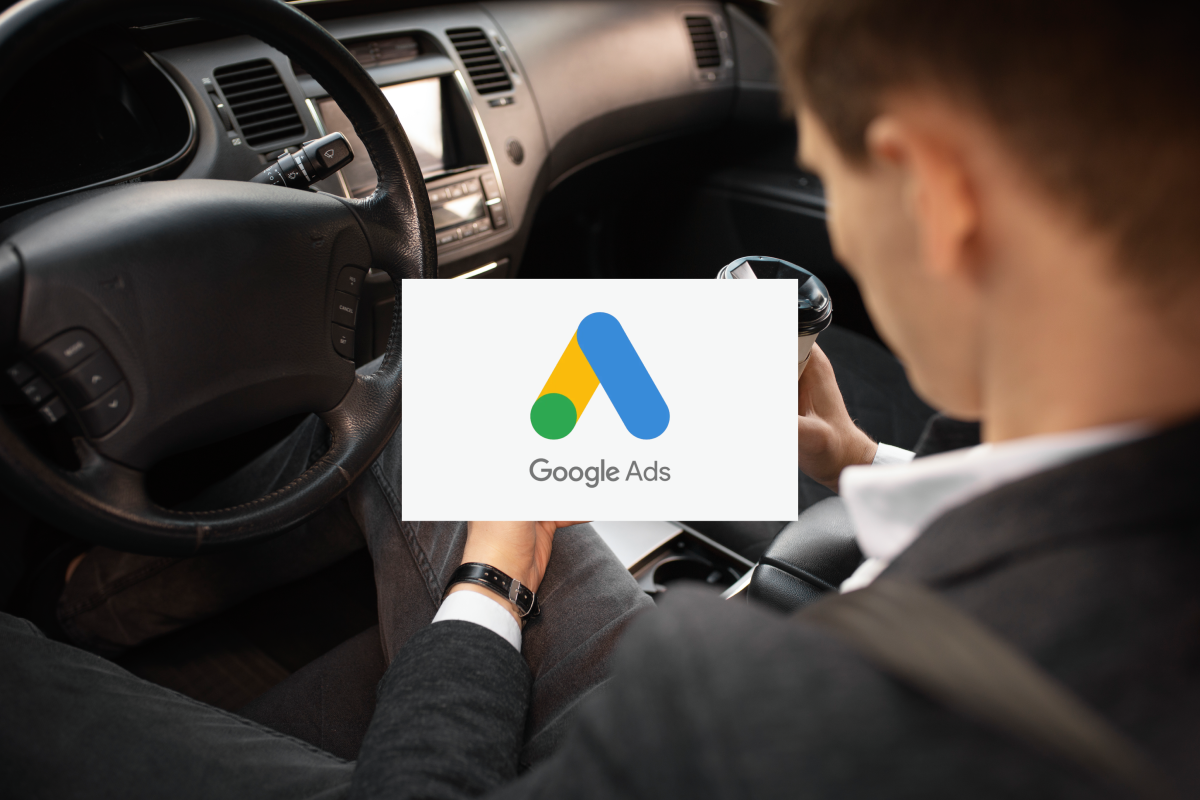 Chauffeur VTC analysant ses campagnes Google Ads